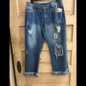 Stella Lane Distressed capris